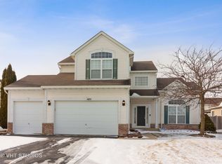 425 Foxborough Trl, Bolingbrook, IL 60440