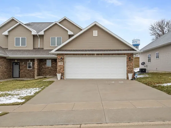 5570 Carver Dr, Dubuque, IA 52002