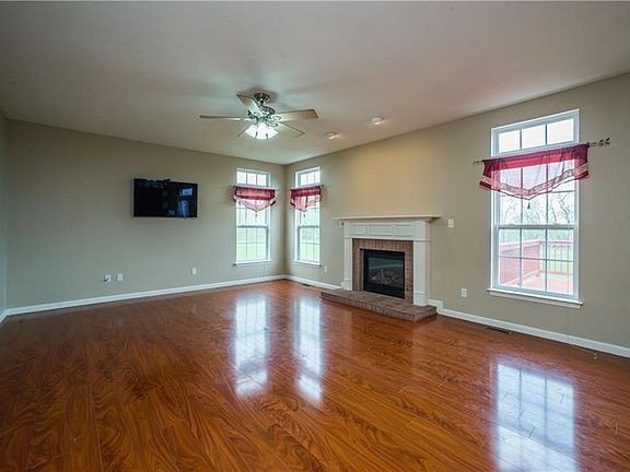 4th image of 7051 Highland Creek Dr