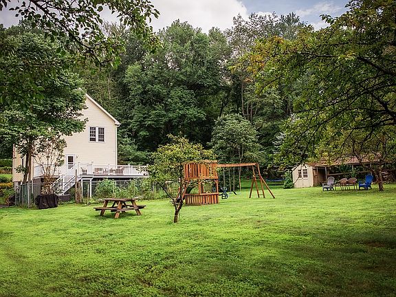3rd image of 49 Tamarack Rd