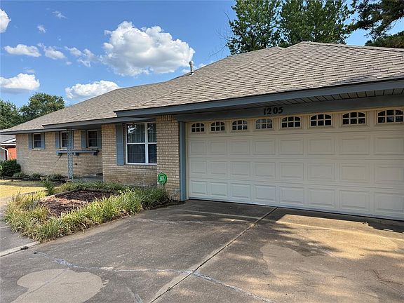 2nd image of 1205 Charles Dr
