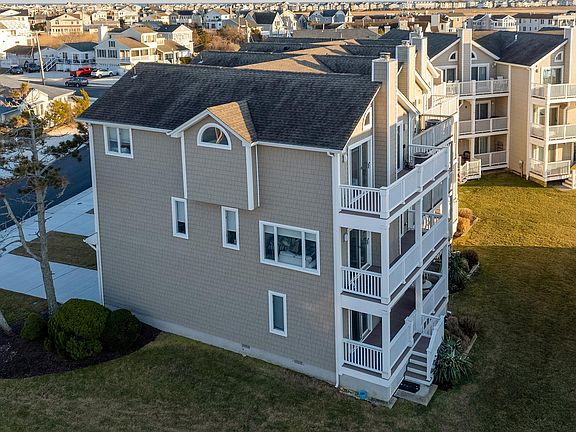 4th image of 3600 Waterview Blvd #5