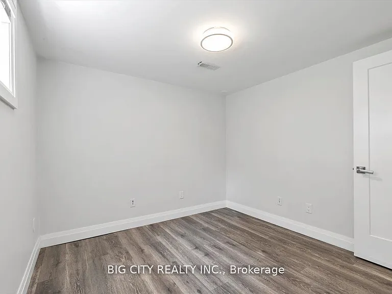 18 Wexford Blvd #2 — Photo 15