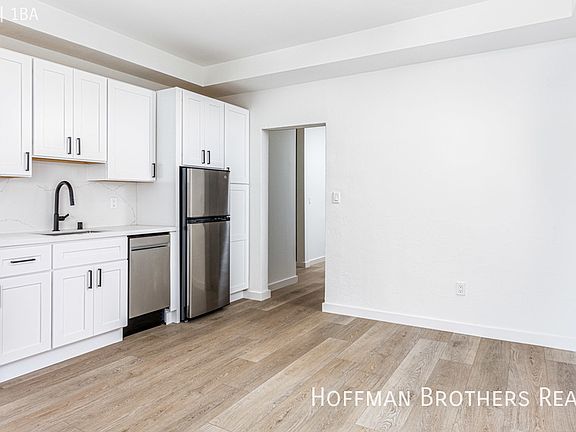 2nd image of 903 Pine St #32
