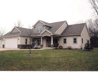 333 Lake Point Dr, Lake Odessa, MI 48849