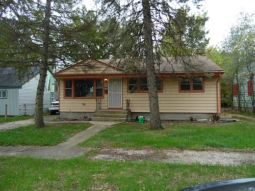 4237 E 11th Ave Photo 1