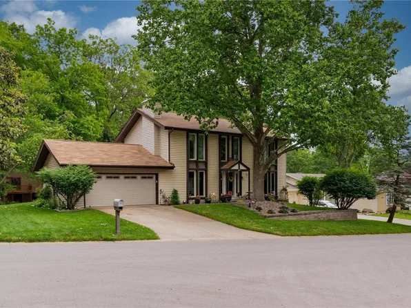 24 Marche Dr, Lake Saint Louis, MO 63367