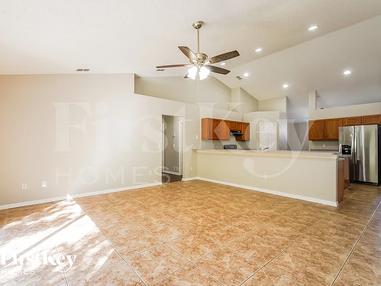 649 Rosaro Ct — Photo 5