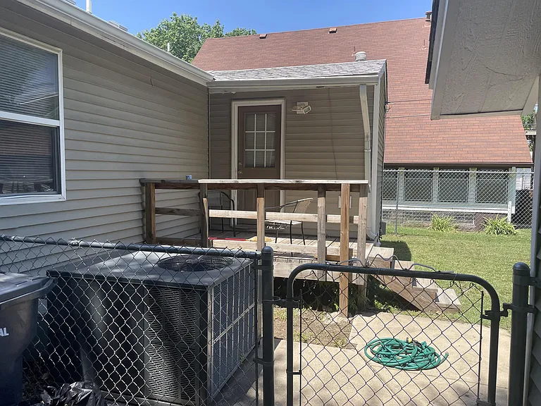 220 S Athenian St — Photo 12