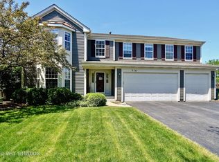716 Highland Ct, Grayslake, IL 60030
