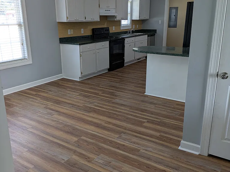 500 Birchwood Dr — Photo 6