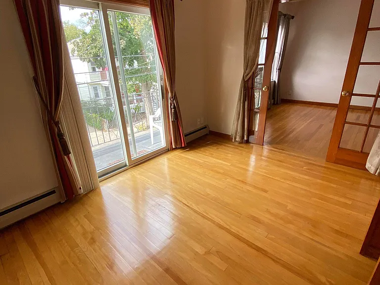 146 W Adams St — Photo 16