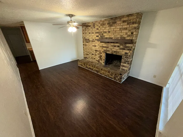 2318 Paul Revere St #B — Photo 2