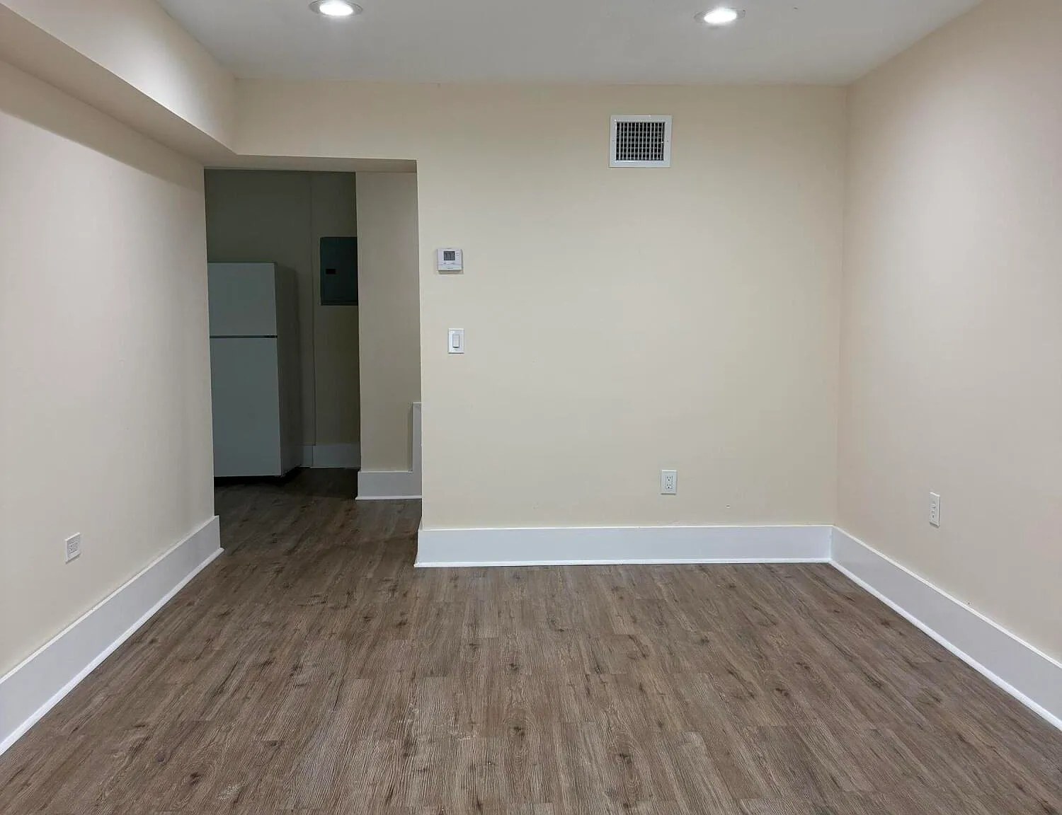 3 bed, 2.0 bath, 1350 sqft, $2,900 — Photo 4