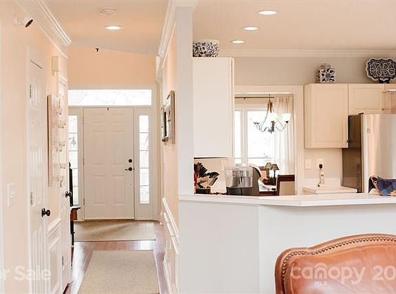 2nd image of 8517 Tatebrook Ln