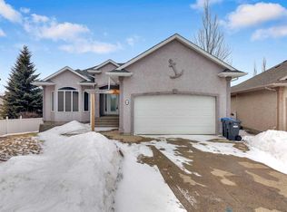 61 NE Fulmar Close, Sylvan Lake, AB T4S2K6