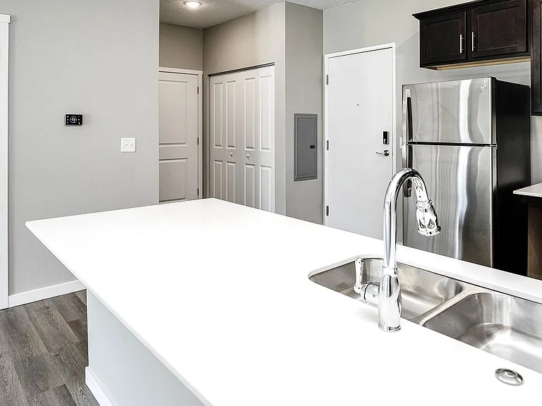 Cross Creek Apartments — Photo 6