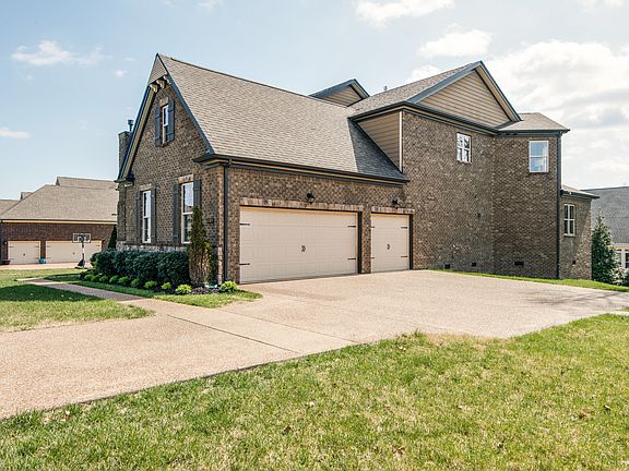 3rd image of 2185 Capistrano Way