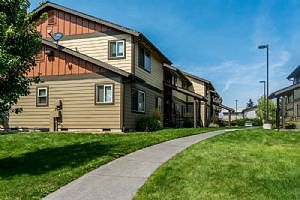 3rd image of 410 NE Oak St #8242