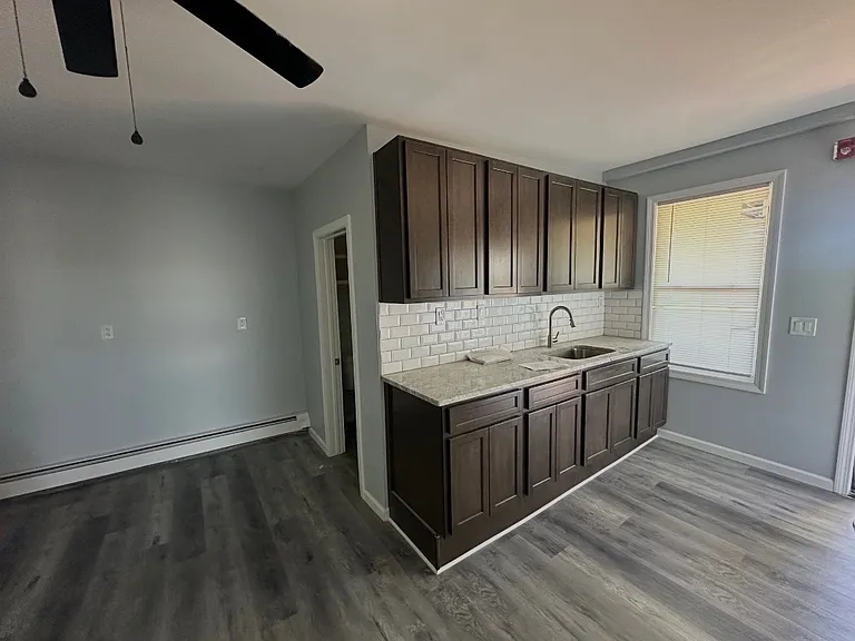 605 E Main St #3W — Photo 1