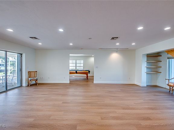 5th image of 4917 Seville Ct