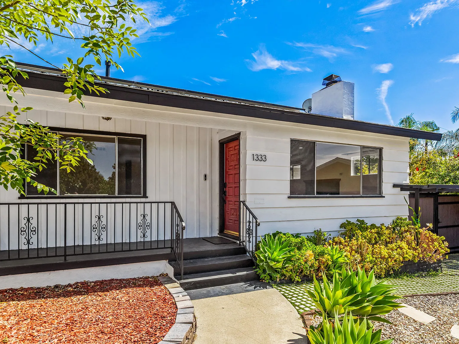 3 bed, 1944 sqft, $4,495 — Photo 4