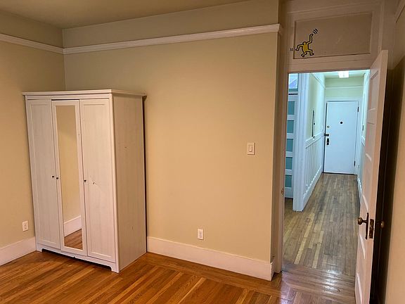 5th image of 1285 Oak St #5