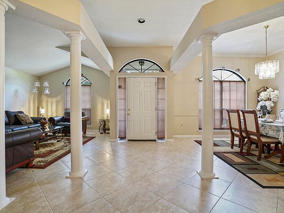 5th image of 5400 Oxford Crest Dr