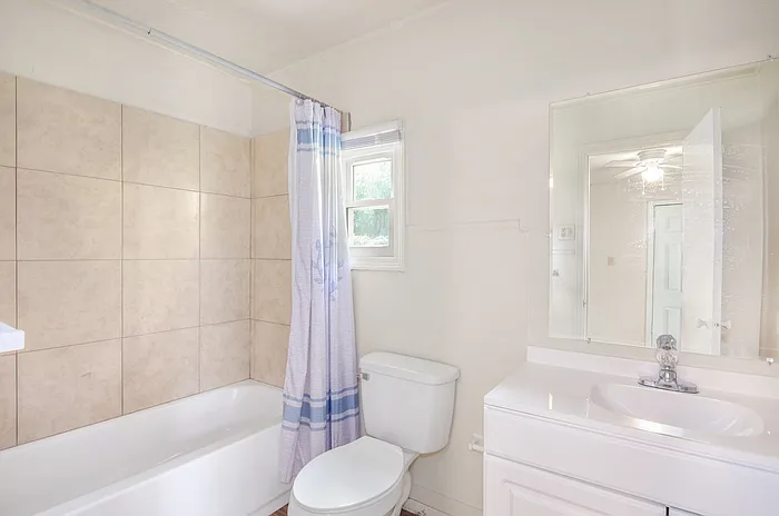 1220 W Dixie Ave — Photo 3