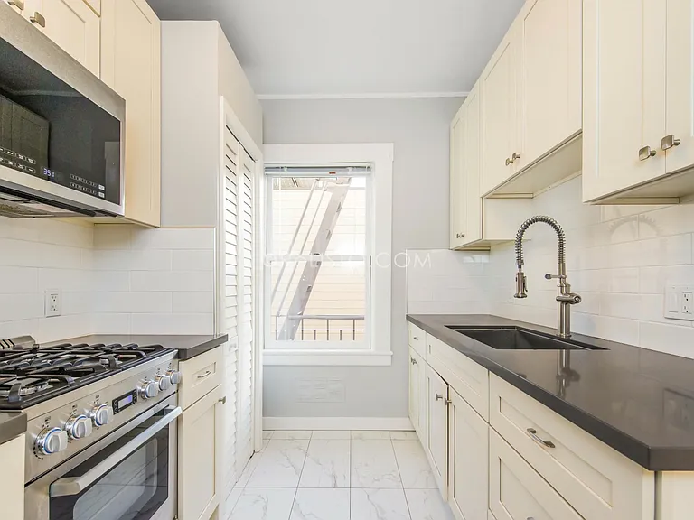 1019 Ashbury St #3 — Photo 3