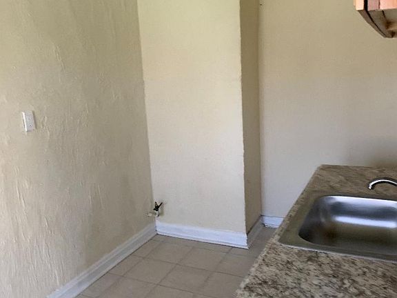 4th image of 848 Linn Dr