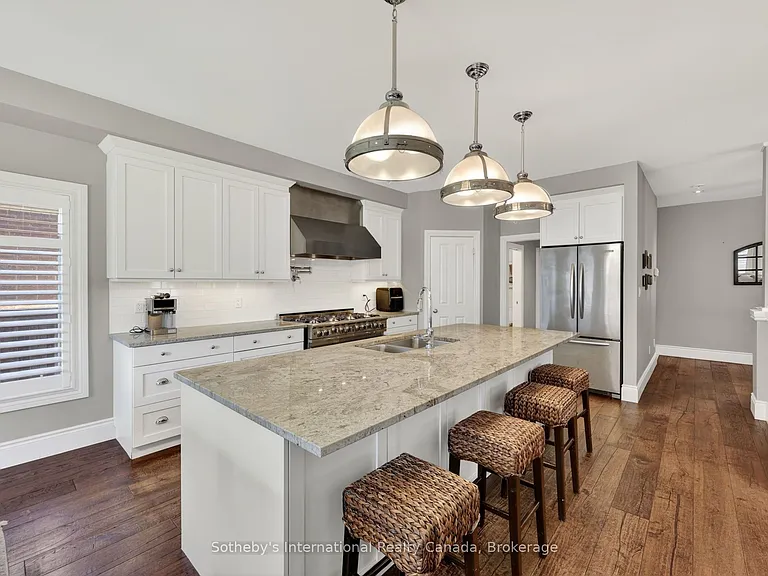 36 Kayla Cres — Photo 9