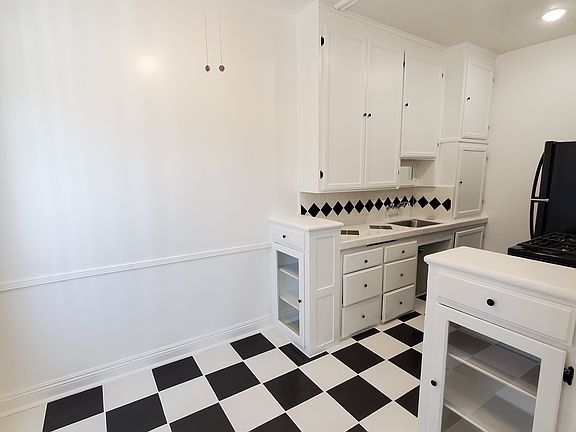 4th image of 1440 N Gardner St APT 106