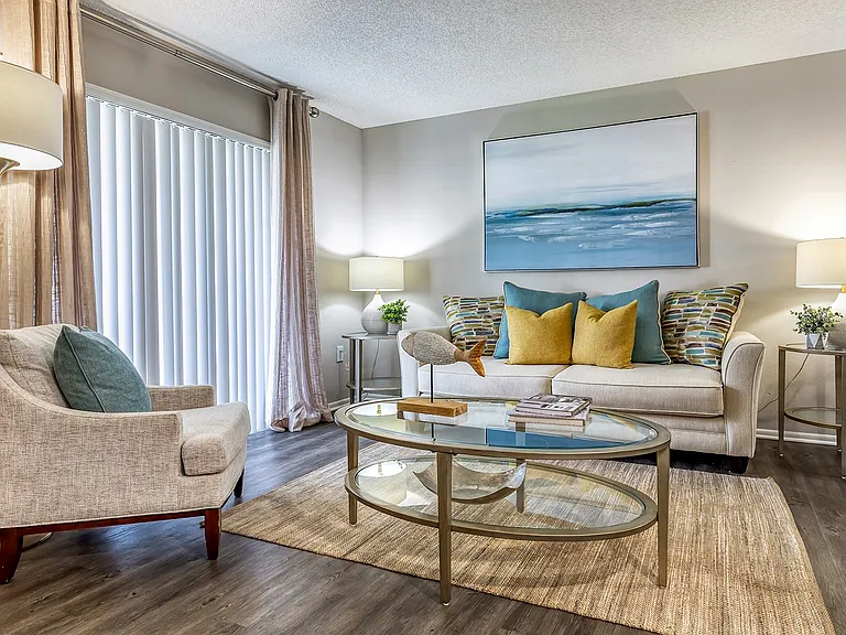 L'Estancia Apartment Homes — Photo 12