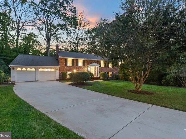 8929 Cheltonham Pl, Annandale, VA 22003