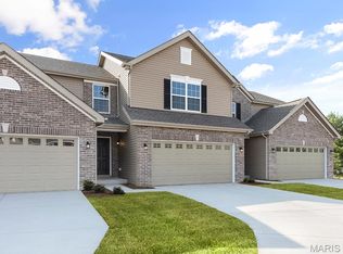 35 Fairmount Grove Dr, Saint Peters, MO 63376