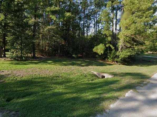 226 W Lone Oak Rd, Onalaska, TX 77360