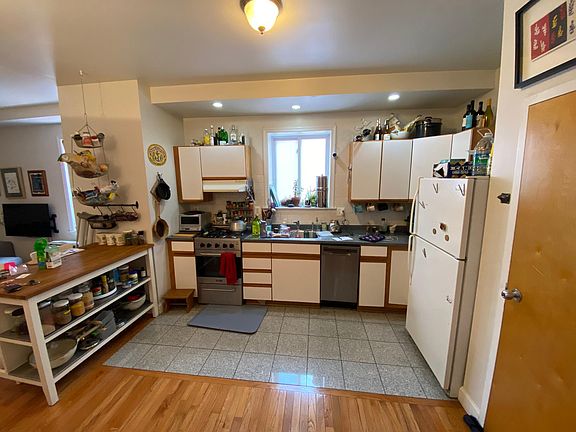 3rd image of 4608 Spruce St #3RR