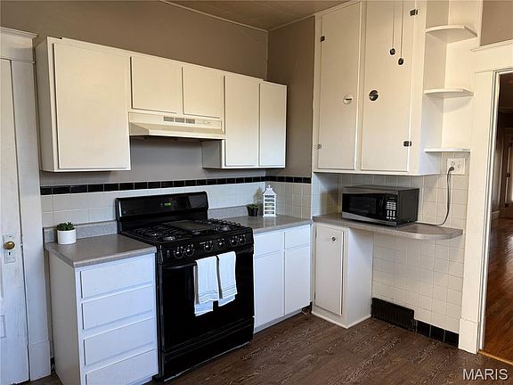 4th image of 3317 Jackson St