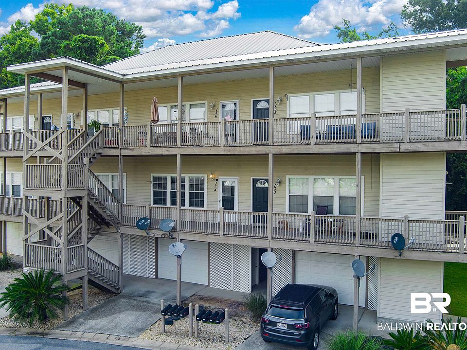 1st image of 4 Yacht Club Dr APT 134