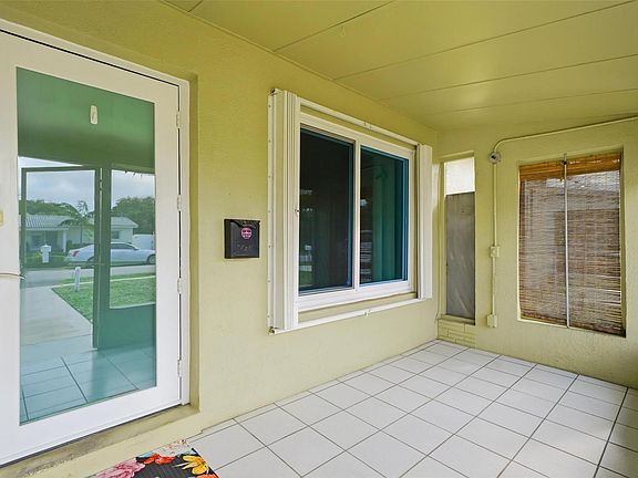 3rd image of 4700 SW 34th Avenue