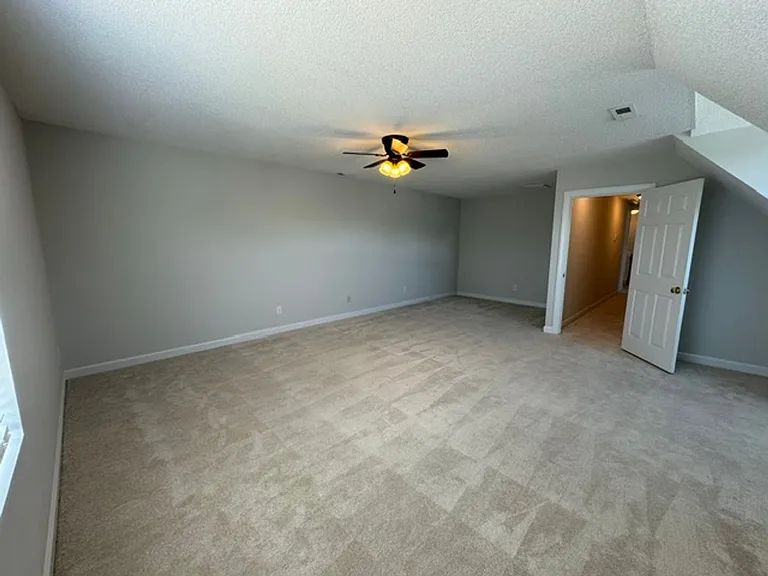 113 Ashton Ln — Photo 20