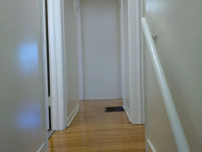 2406 E Genesee St — Photo 23