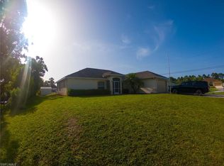 32 Duval Ave, Lehigh Acres, FL 33936