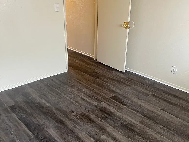 1451 W 105th St #6 — Photo 16