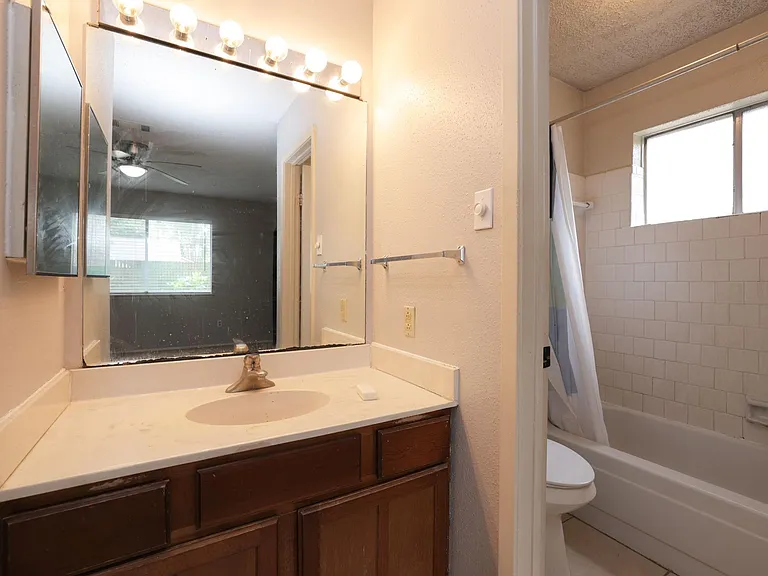 4623 Whispering Rock Ln — Photo 22