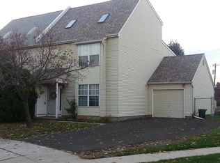 98 Sandybrooke Dr, Langhorne, PA 19047
