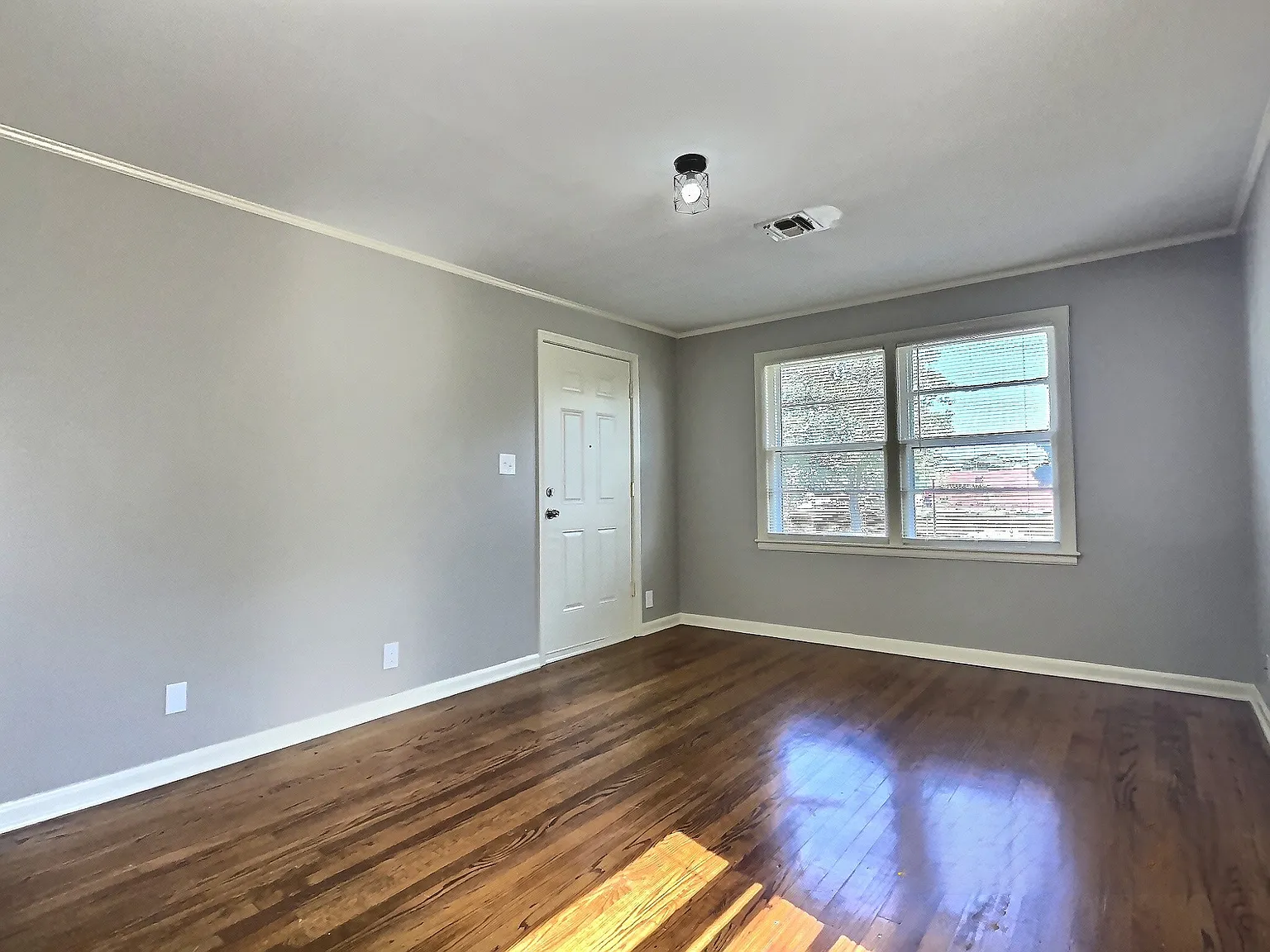 2 bed, 850 sqft, $975 — Photo 3
