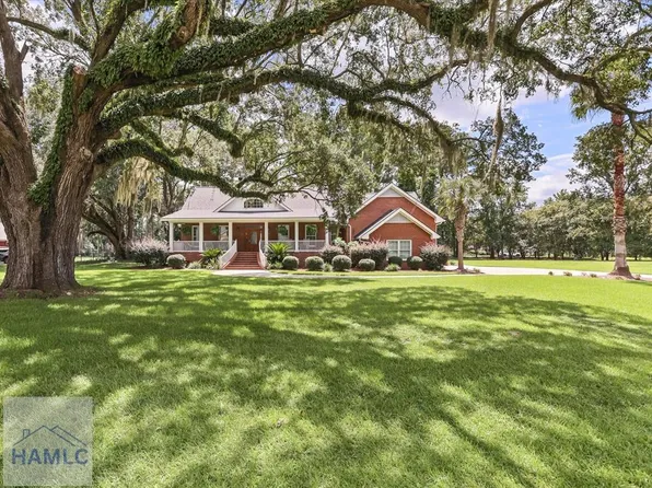 203 Cypress Lakes Dr, Bloomingdale, GA 31302