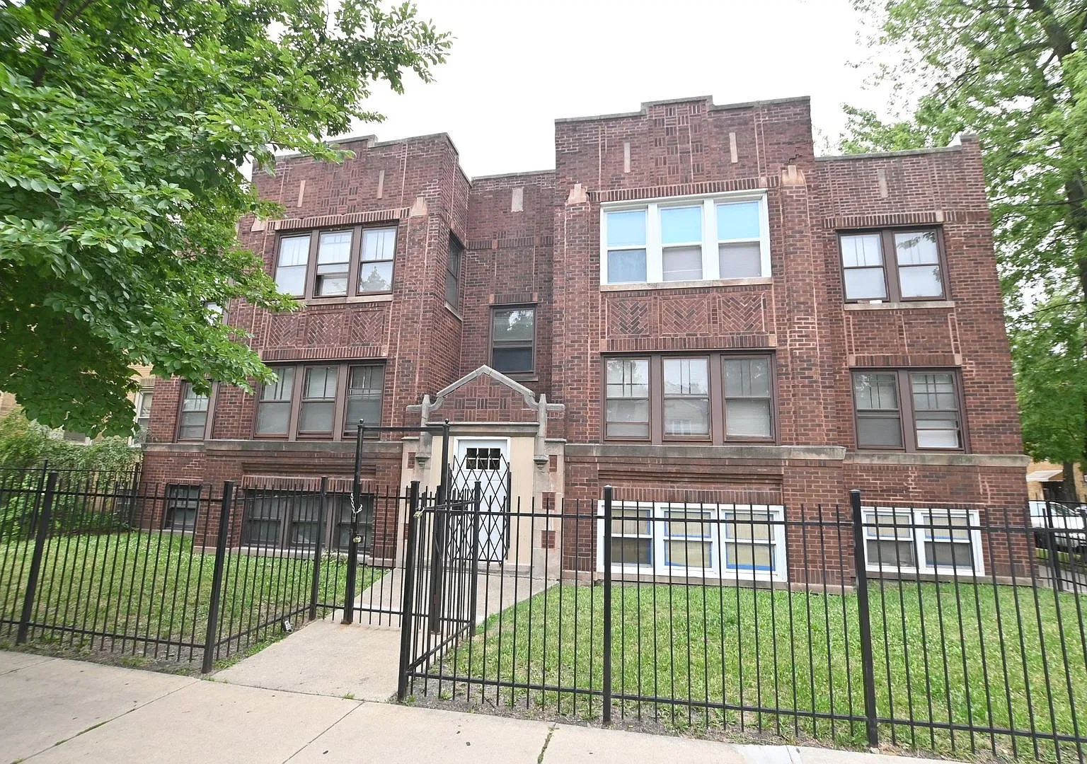Marquette/Campbell (SE Corner) — Photo 2